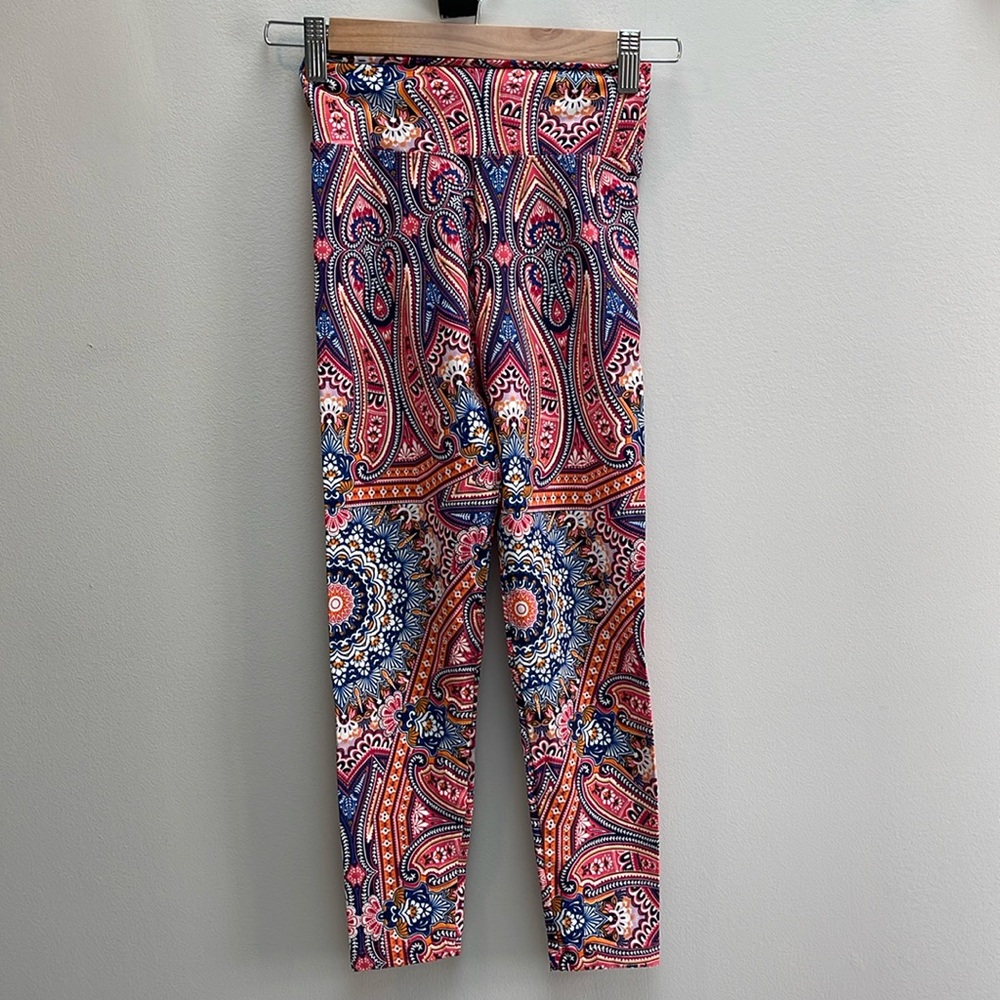 Liquido yoga pant small, fits like an XS, new without tags